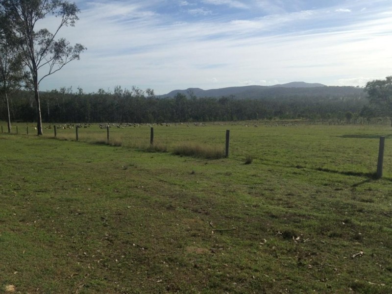 86 Boon Rd, Esk QLD 4312