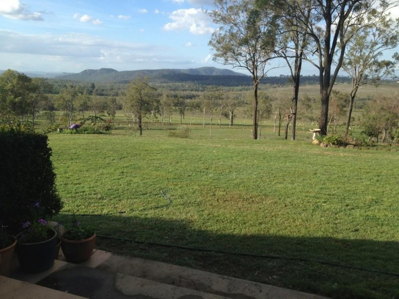86 Boon Rd, Esk QLD 4312