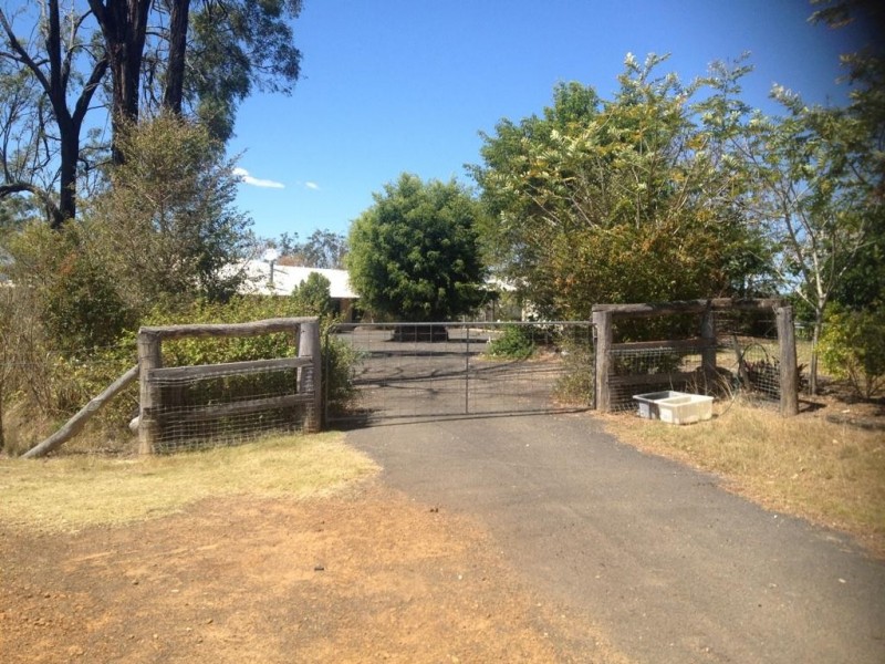 86 Boon Rd, Esk QLD 4312
