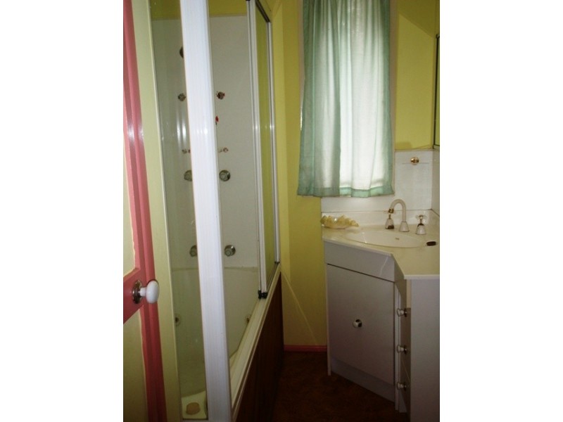 90 Holdsworth Rd, North Ipswich QLD 4305