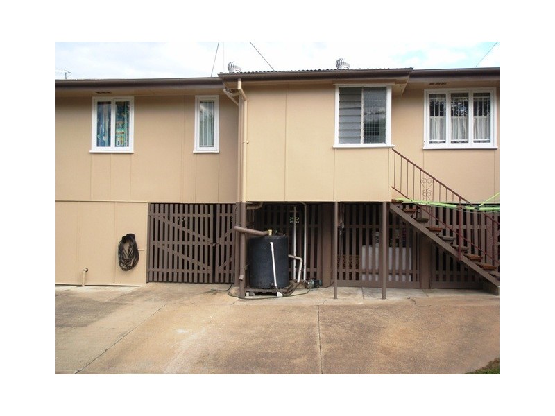 90 Holdsworth Rd, North Ipswich QLD 4305