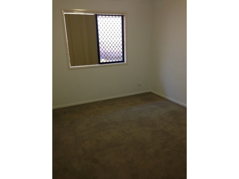 4 Overton Place, Fernvale QLD 4306