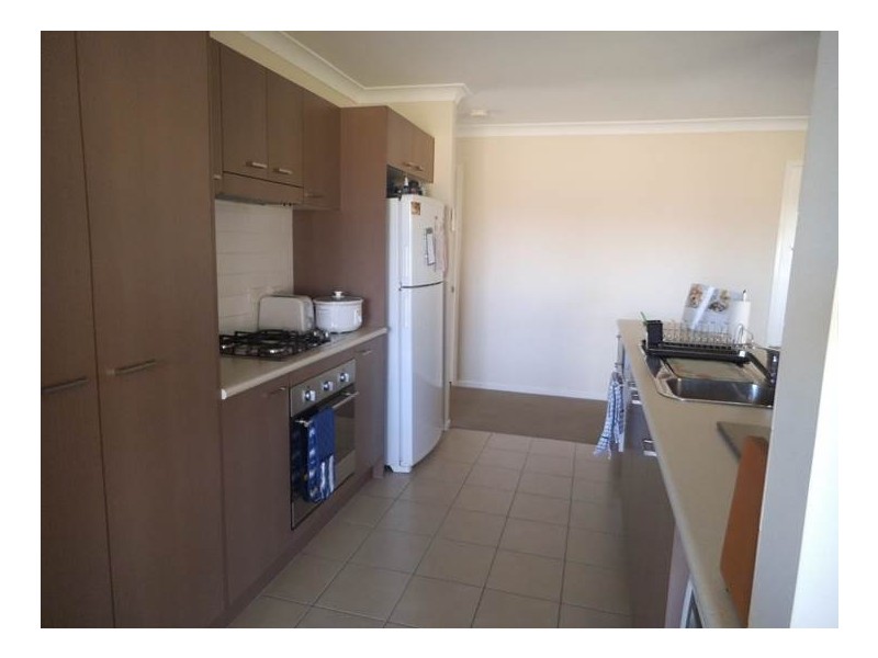 25 Williams St, Lowood QLD 4311