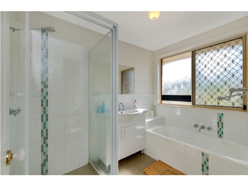 67 Poole Rd, Fernvale QLD 4306