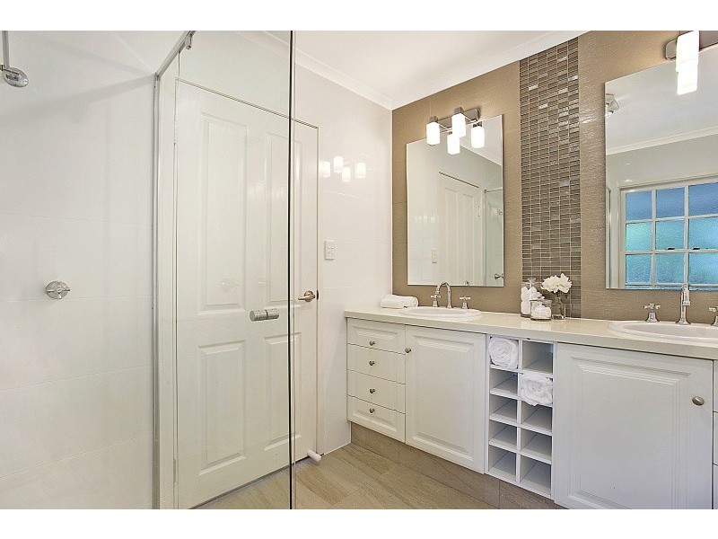 97 Grandview Rd, Pullenvale QLD 4069