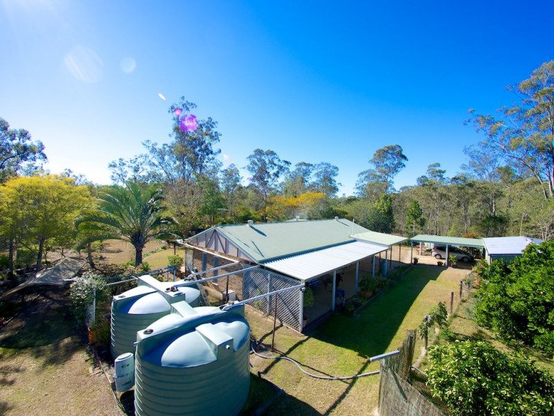 9 Paddy Smith Dr, Pine Mountain QLD 4306