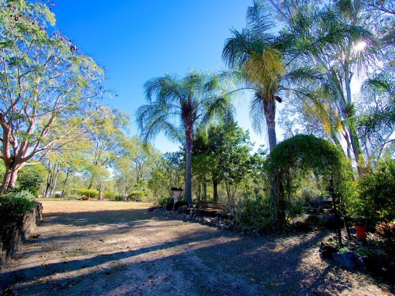 9 Paddy Smith Dr, Pine Mountain QLD 4306