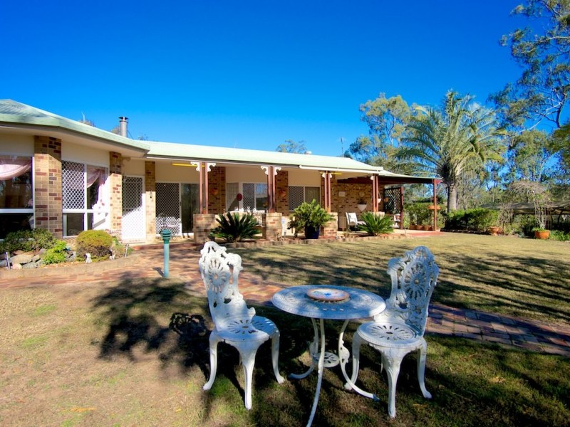 9 Paddy Smith Dr, Pine Mountain QLD 4306