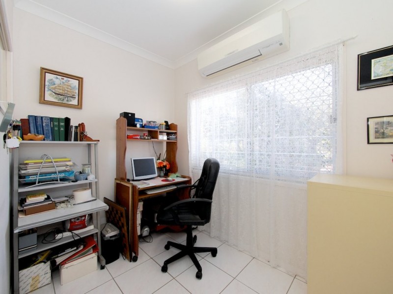 9 Paddy Smith Dr, Pine Mountain QLD 4306