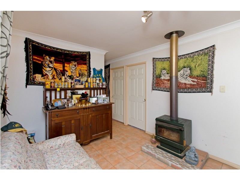 25 Walnut Dr, Brightview QLD 4311