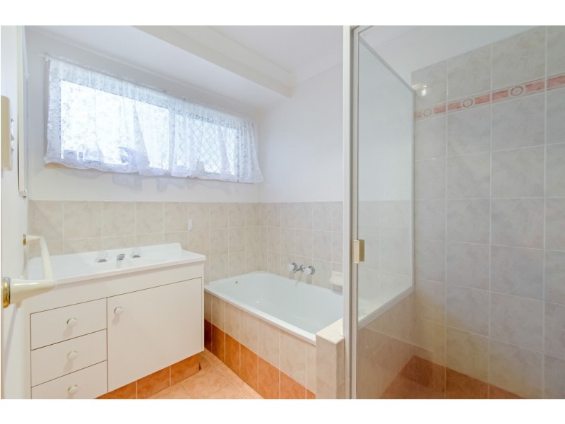 25 Walnut Dr, Brightview QLD 4311