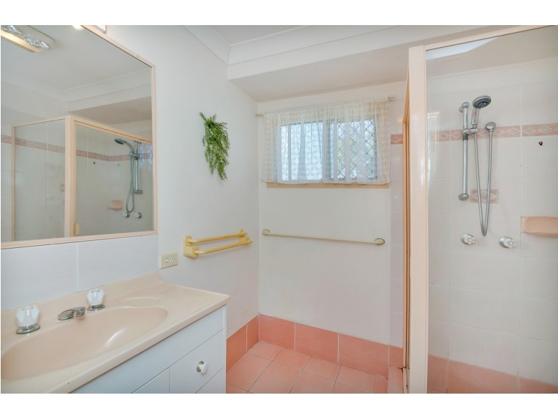 25 Walnut Dr, Brightview QLD 4311