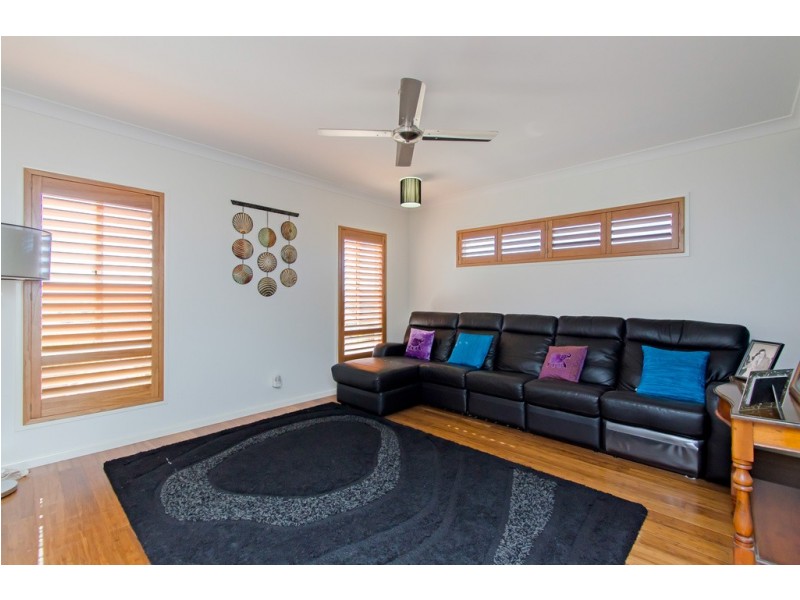 24 Brigalow St, Lowood QLD 4311