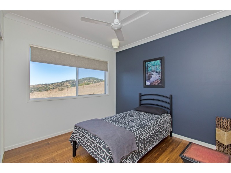 24 Brigalow St, Lowood QLD 4311