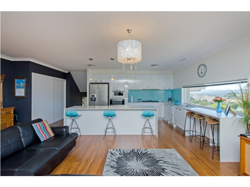 24 Brigalow St, Lowood QLD 4311
