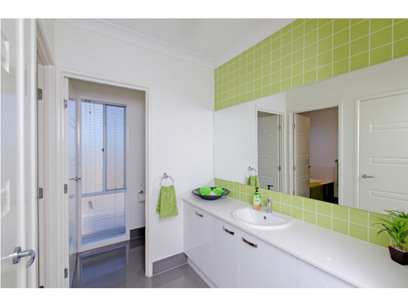 24 Brigalow St, Lowood QLD 4311