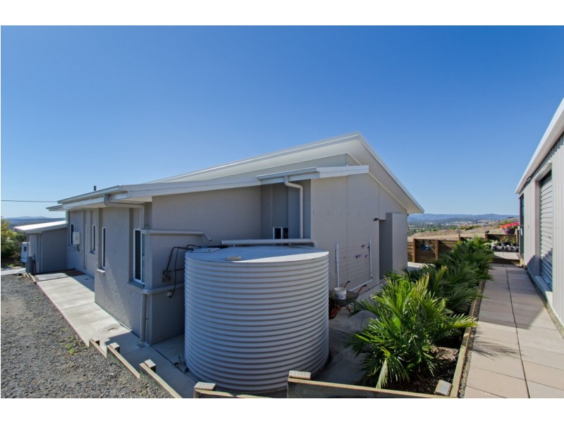 24 Brigalow St, Lowood QLD 4311