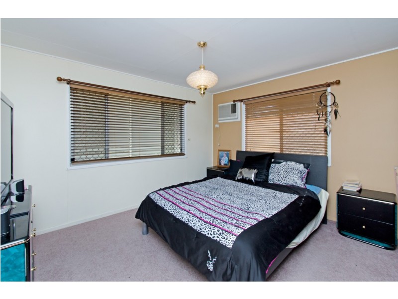 Blackstone QLD 4304