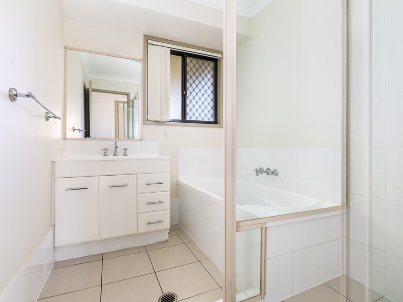25 Ramsey Court, Lowood QLD 4311