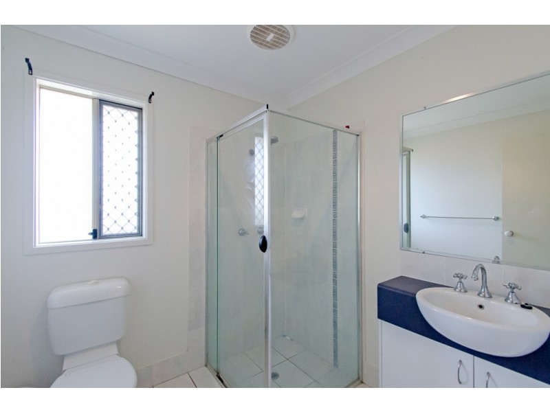 4 Honeyeater Pl, Lowood QLD 4311