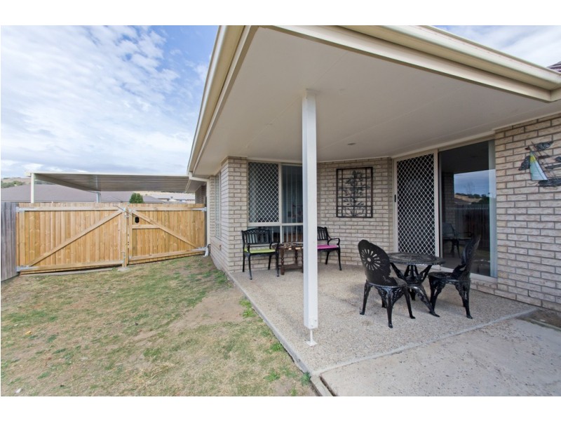 4 Honeyeater Pl, Lowood QLD 4311