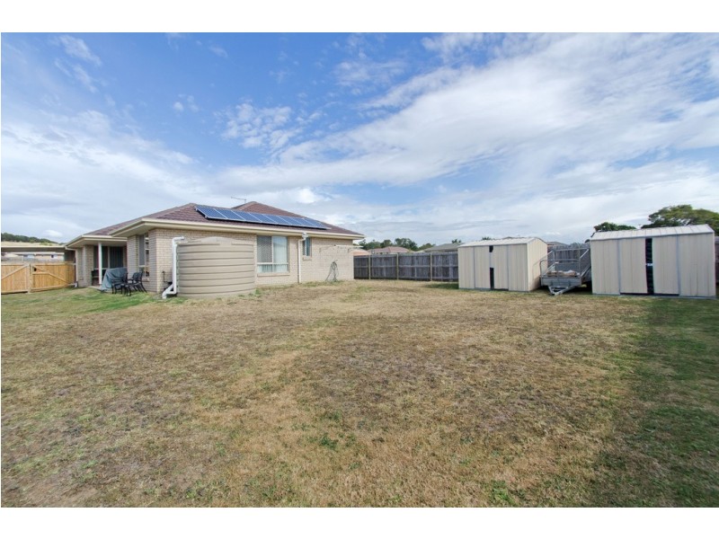 4 Honeyeater Pl, Lowood QLD 4311