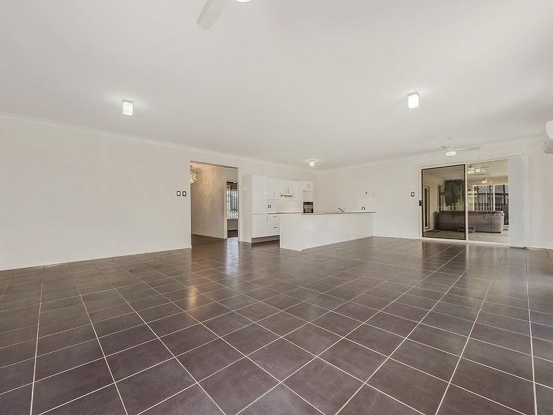 12 Lilly Crt, Yamanto QLD 4305