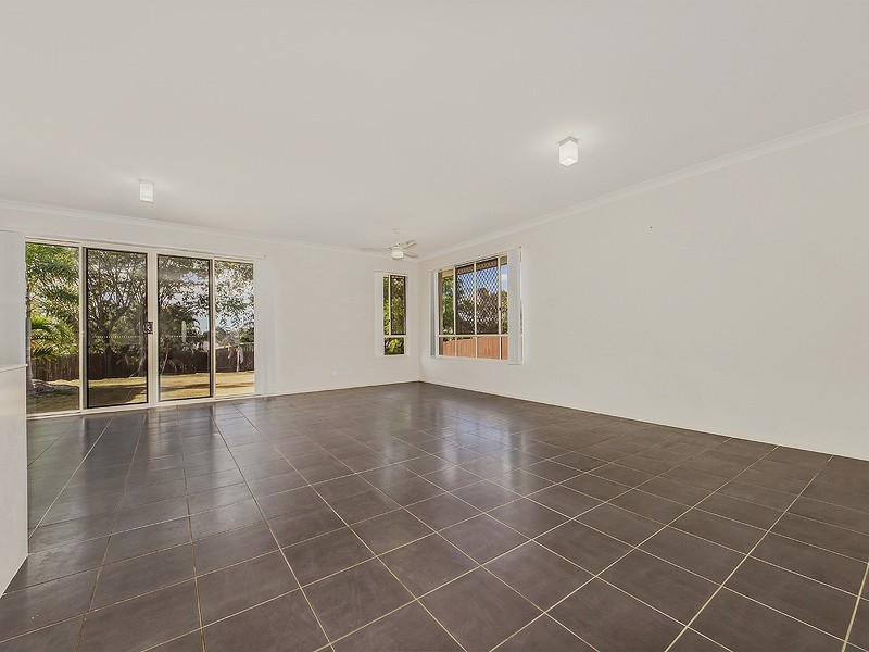 12 Lilly Crt, Yamanto QLD 4305