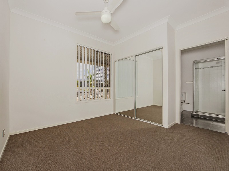 12 Lilly Crt, Yamanto QLD 4305