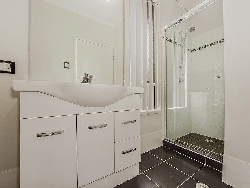 12 Lilly Crt, Yamanto QLD 4305