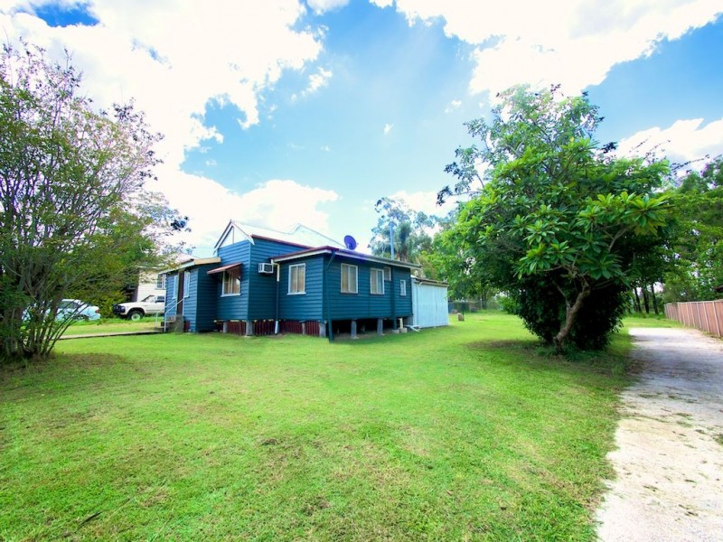 4 Richard Street, Dinmore QLD 4303