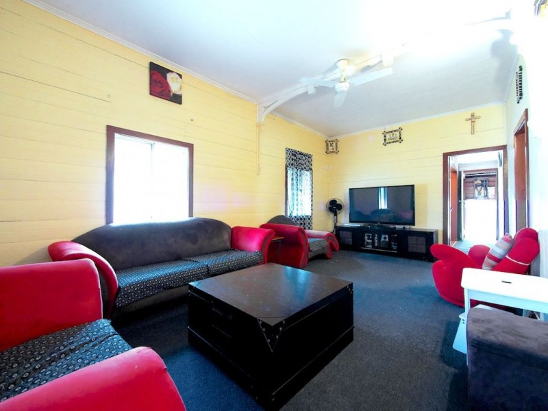 4 Richard Street, Dinmore QLD 4303