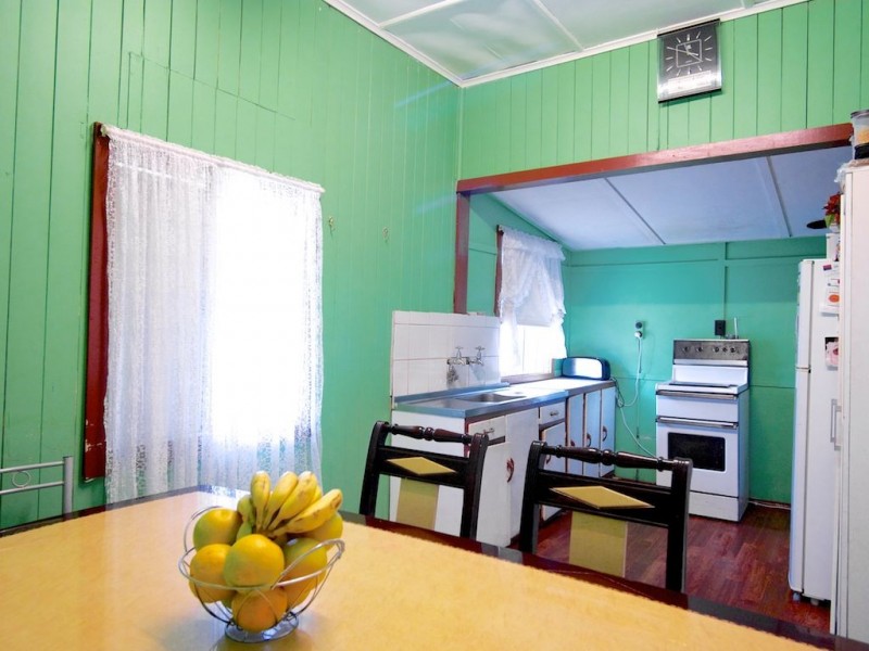 4 Richard Street, Dinmore QLD 4303