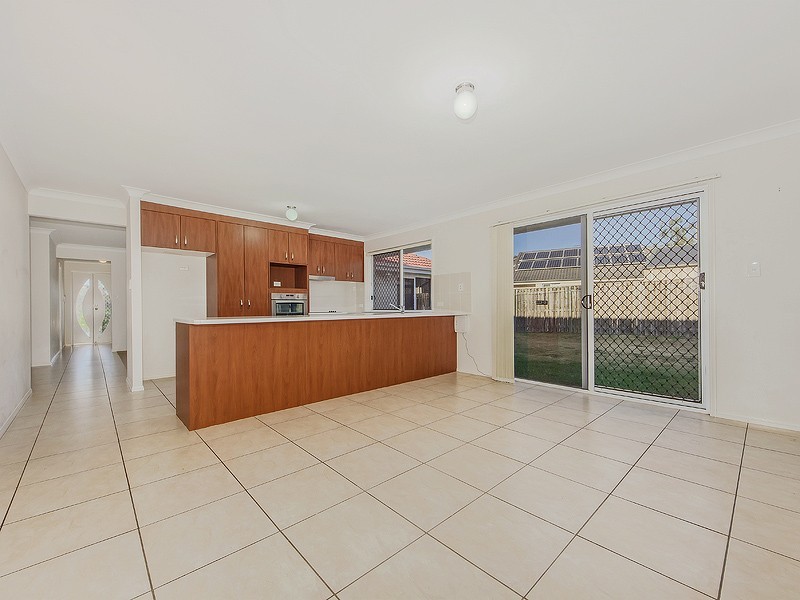 34 Eric Drive, Blackstone QLD 4304
