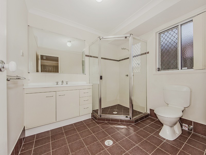 34 Eric Drive, Blackstone QLD 4304