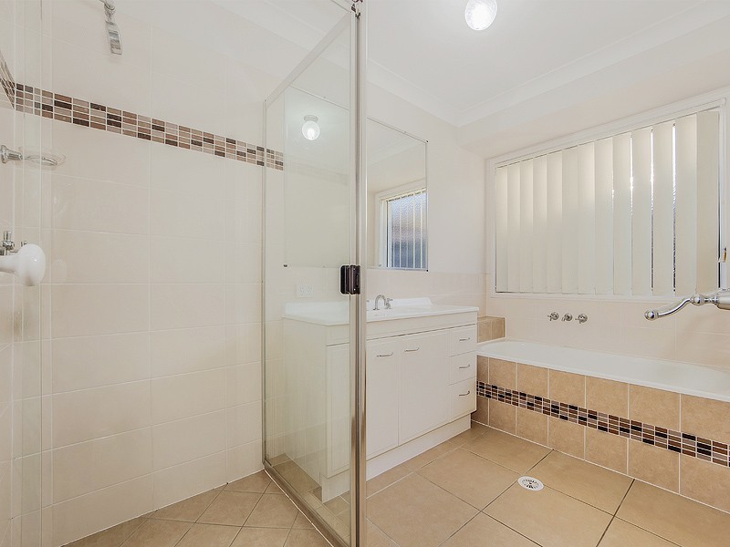 34 Eric Drive, Blackstone QLD 4304