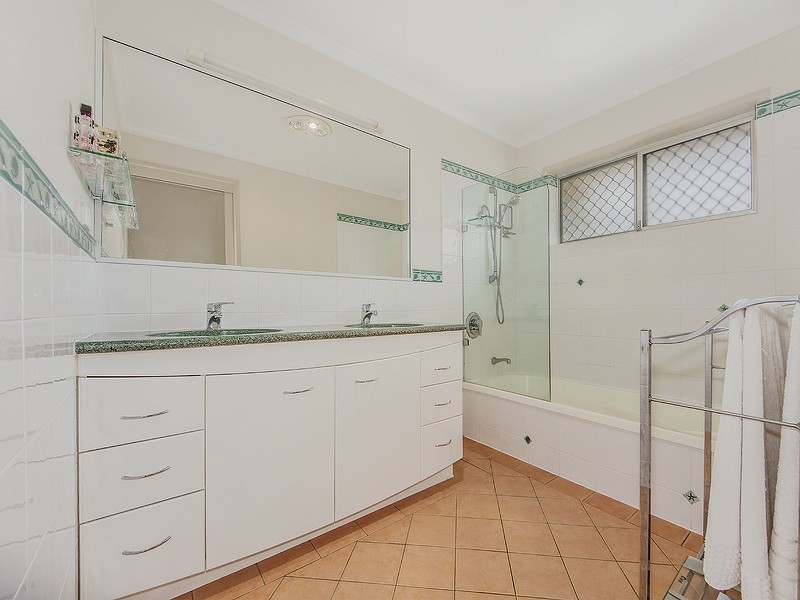 34 Mary Street, Flinders View QLD 4305