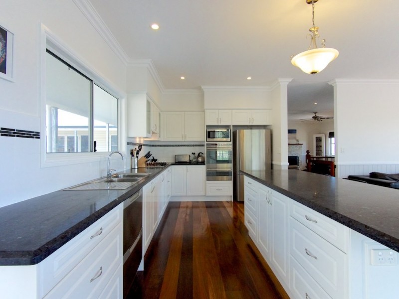 15 Taree Rd, Vernor QLD 4306