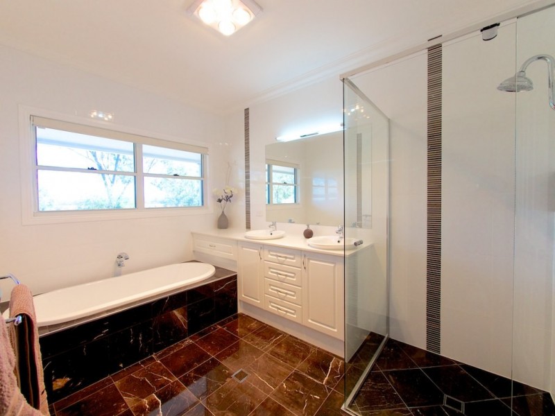 15 Taree Rd, Vernor QLD 4306