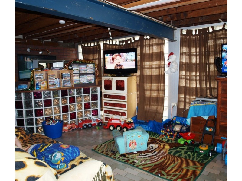 9 Frawley Street, Redbank Plains QLD 4301