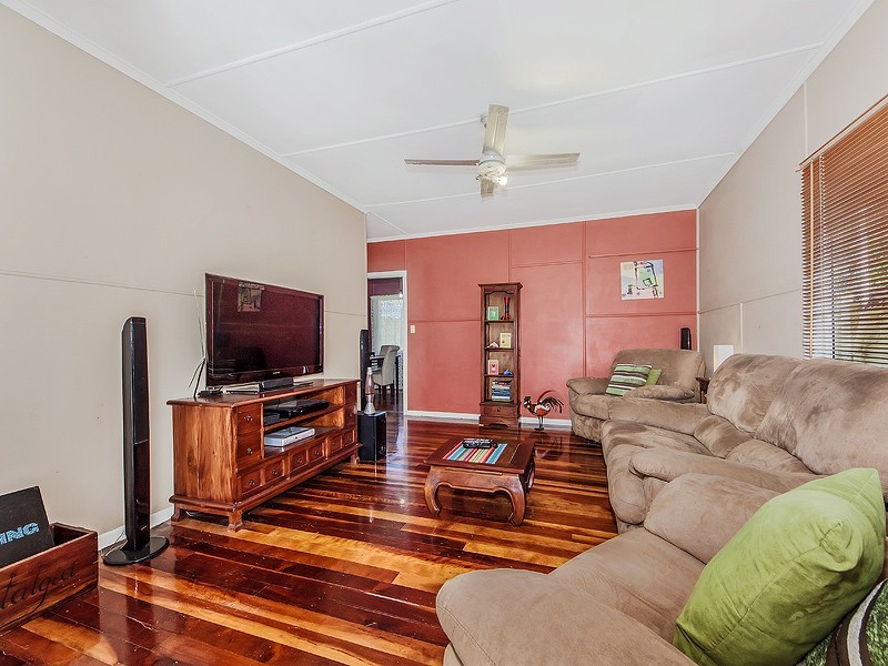 37 Videroni Street, Bundamba QLD 4304