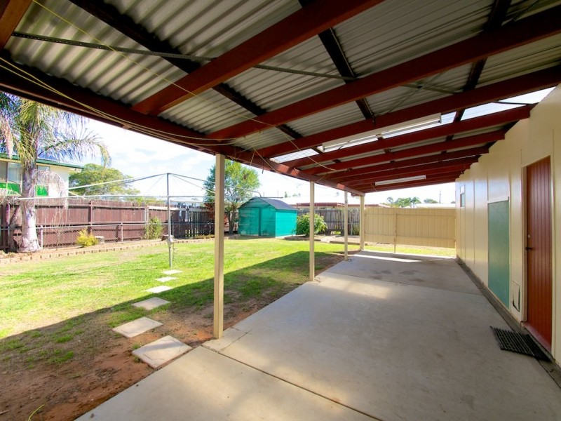 171 South Station Road, Silkstone QLD 4304