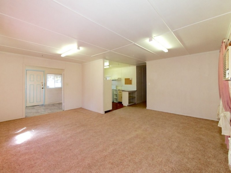 171 South Station Road, Silkstone QLD 4304