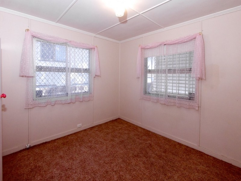 171 South Station Road, Silkstone QLD 4304