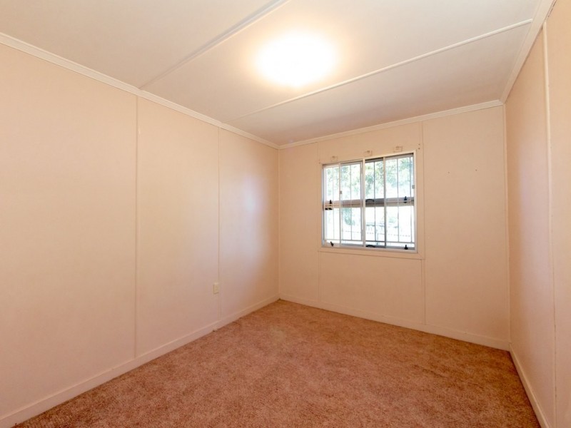 171 South Station Road, Silkstone QLD 4304