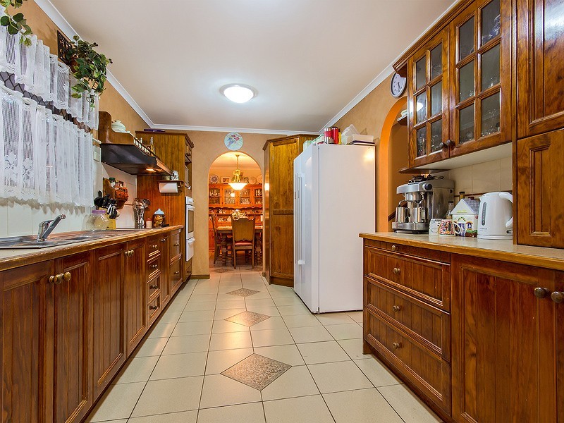 18 Kentucky St, Redbank Plains QLD 4301