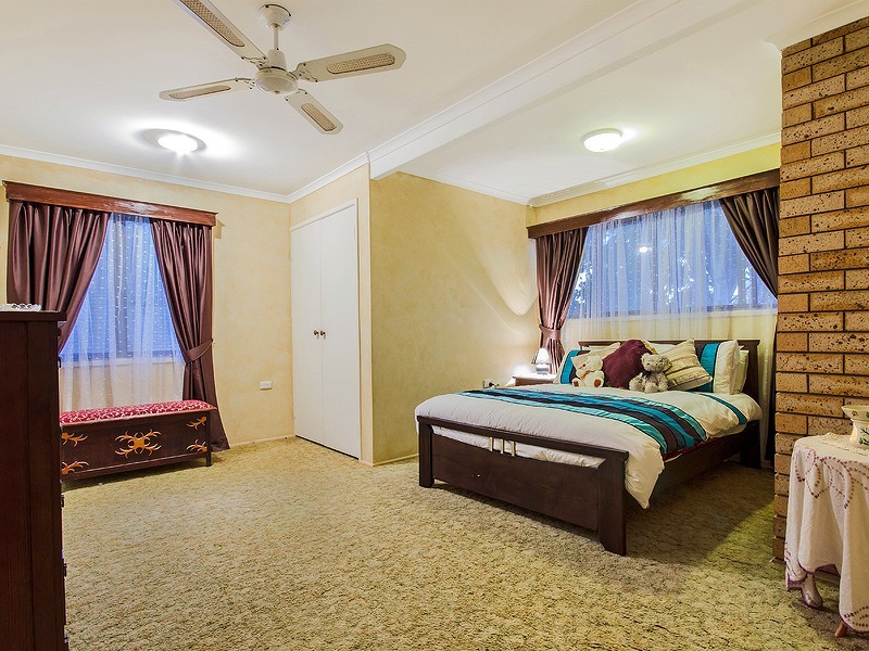 18 Kentucky St, Redbank Plains QLD 4301