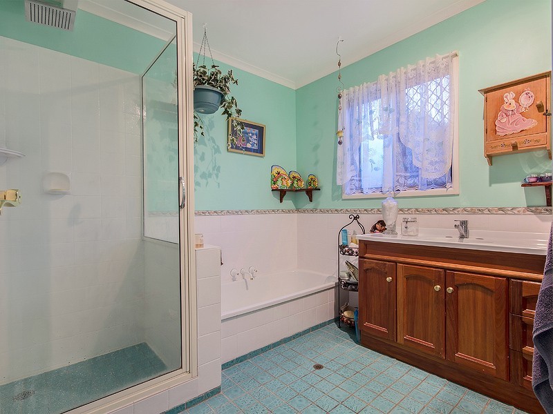 18 Kentucky St, Redbank Plains QLD 4301