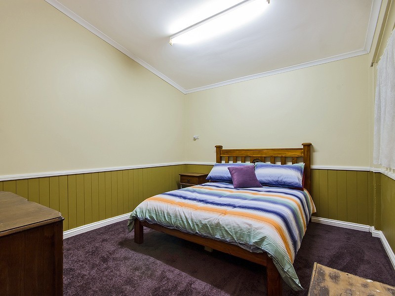 18 Kentucky St, Redbank Plains QLD 4301