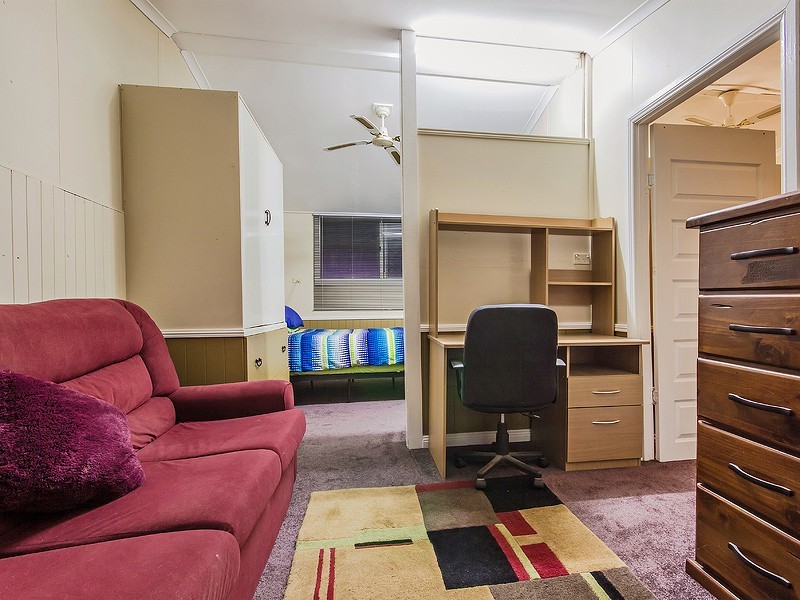 18 Kentucky St, Redbank Plains QLD 4301